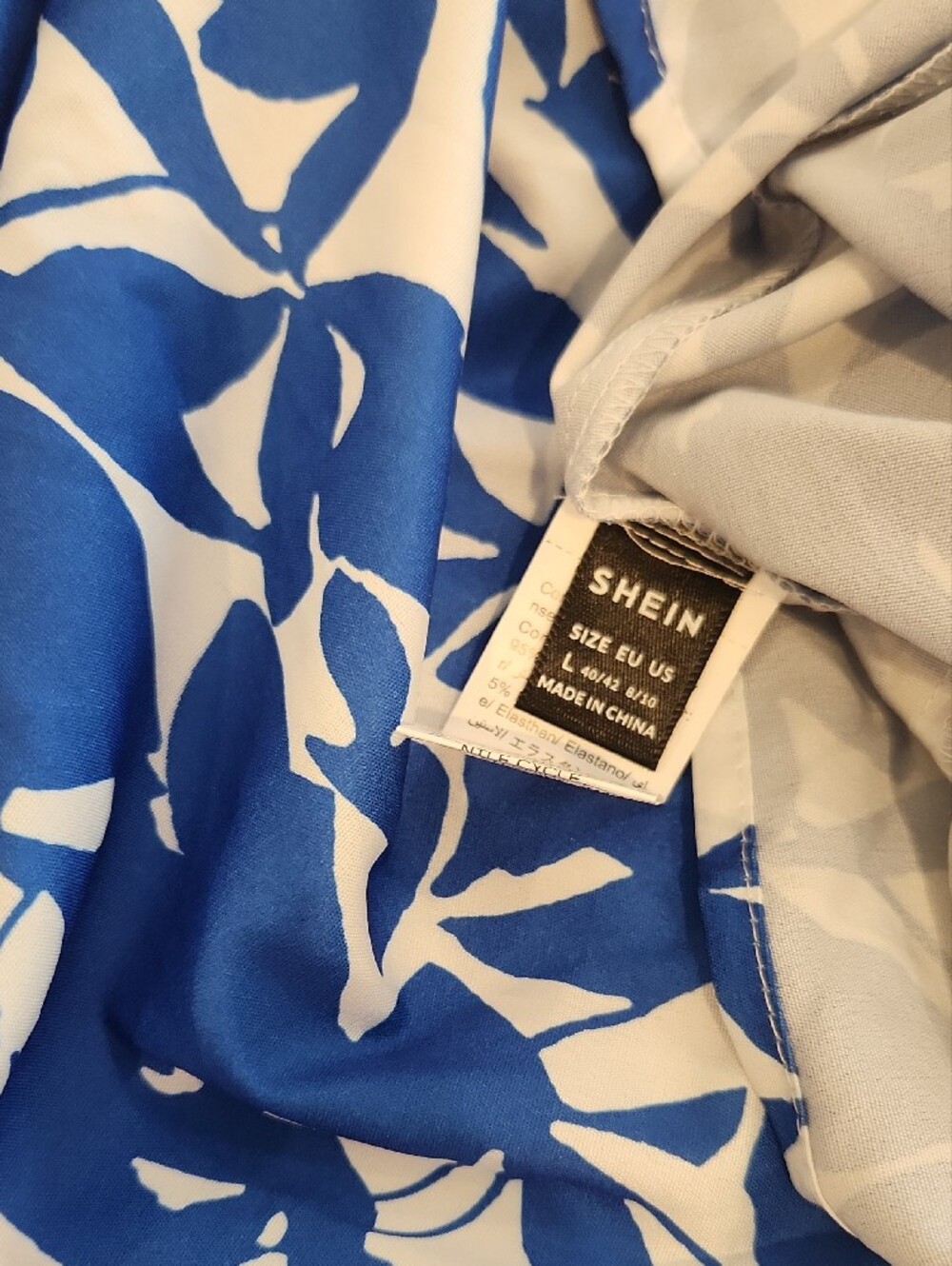 Unique Back!Blue and White Floral Midi Dress With Stunning Back! Large - Picture 7 of 7